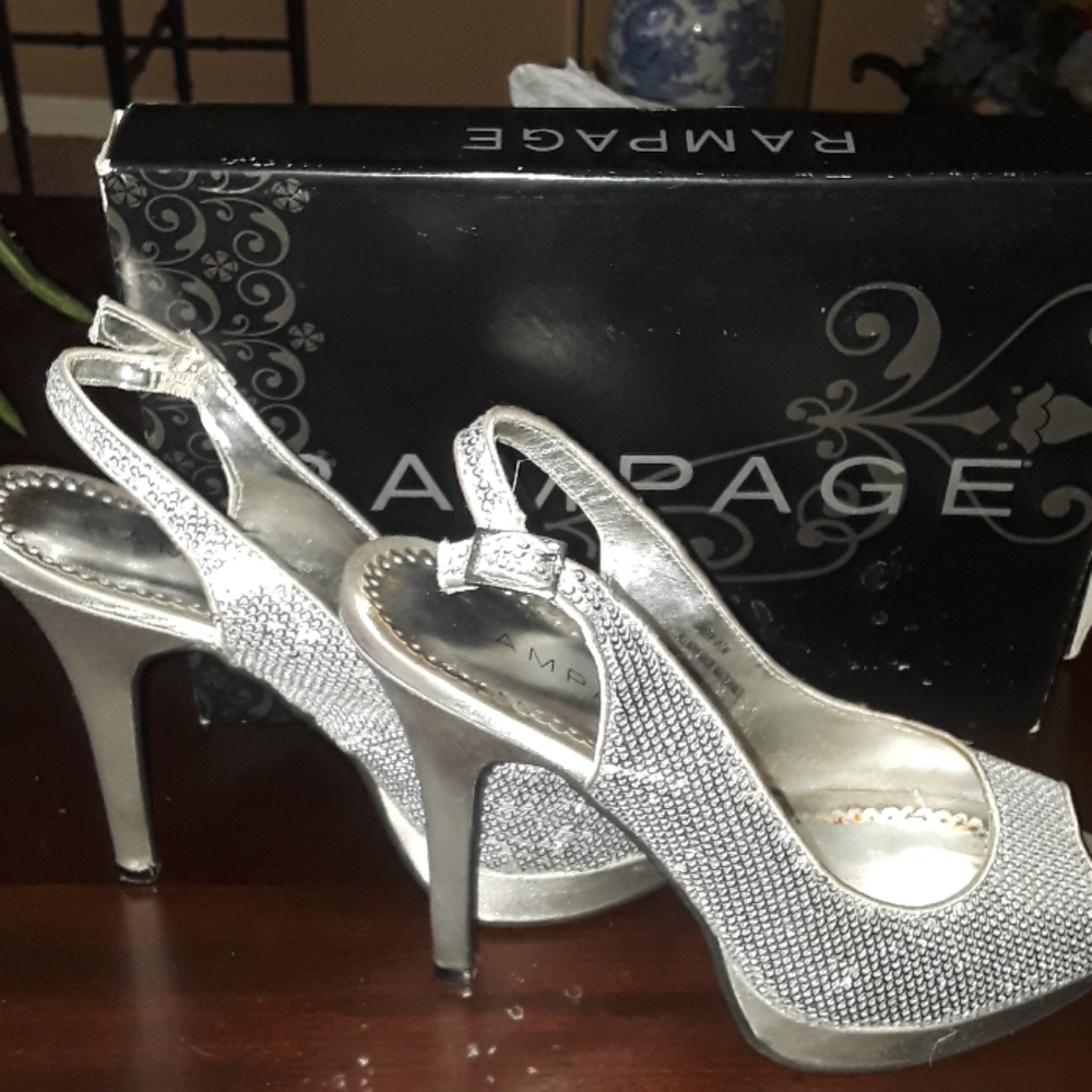 Rampage, Beautiful elegant woman Gold Glitter